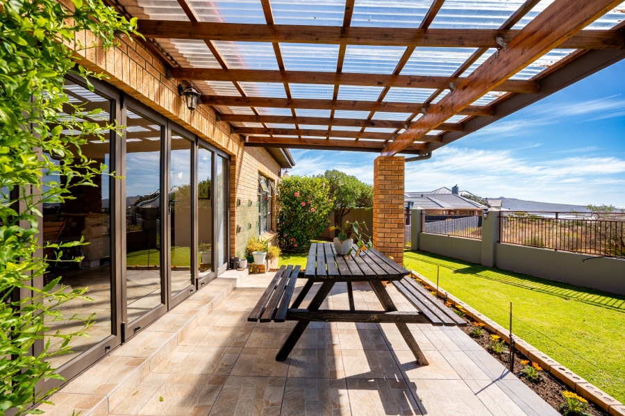 4 Bedroom Property for Sale in Myburgh Park Western Cape